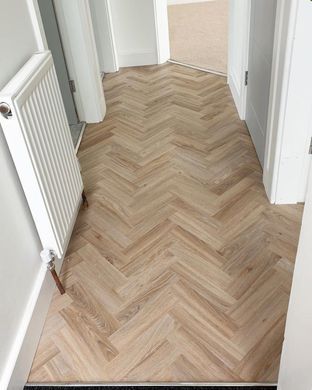 Виниловый пол IVC Roots Herringbone 22220 Blackjack Oak