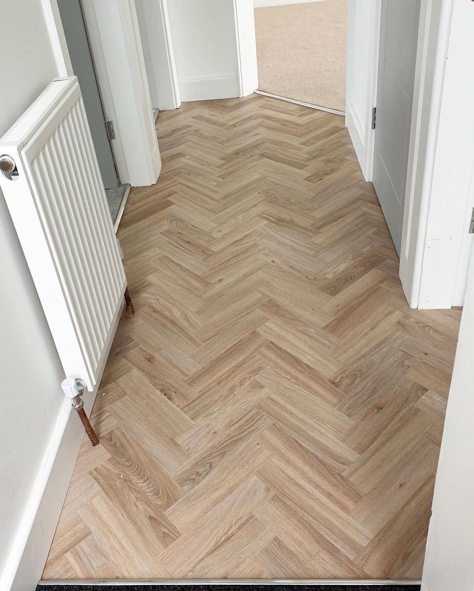 Вінілова підлога IVC Roots Herringbone 22220 Blackjack Oak
