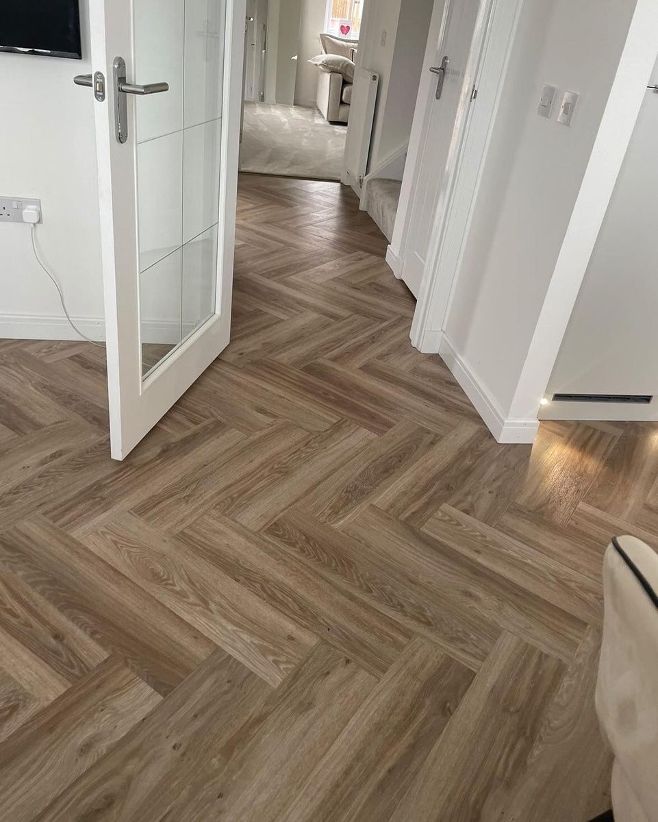 Вінілова підлога IVC Roots Herringbone 22229 Blackjack Oak