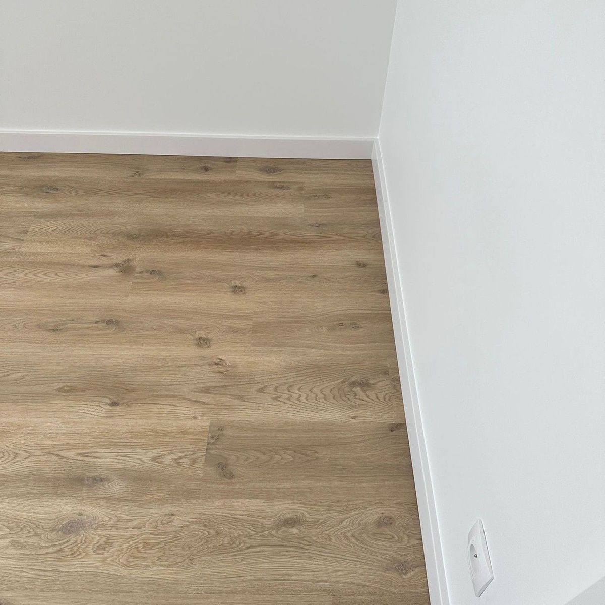 Виниловый пол Quick Step Blos Base 40018 Дуб дрифт бежевый