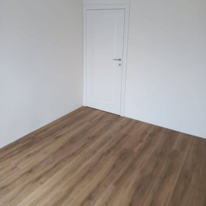 Виниловый пол Quick Step Bloom 40238 Дуб Ботанический Копченый