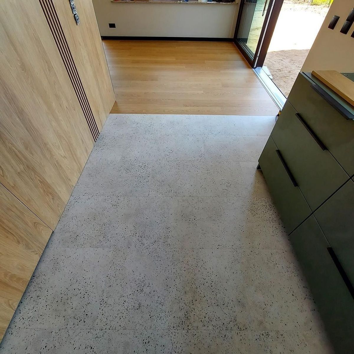 Виниловый пол Quick Step Illume 40276 Бетон галька