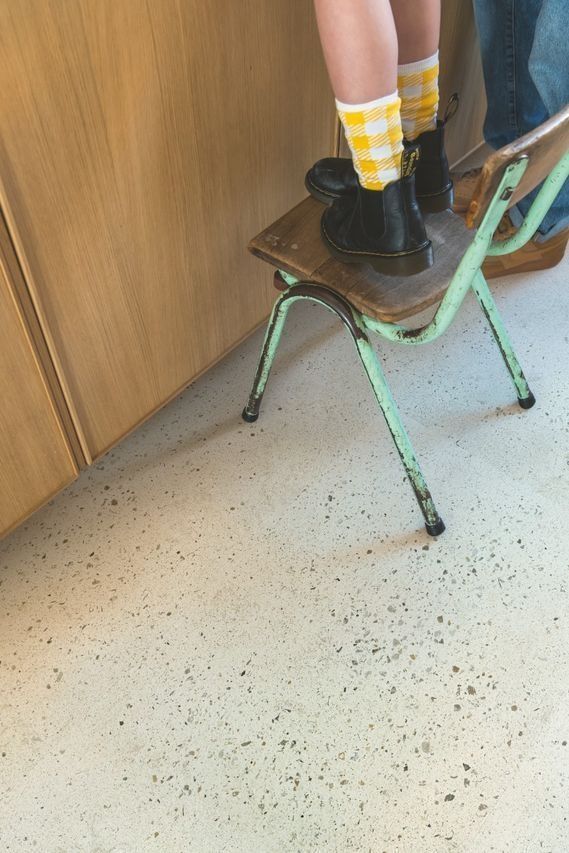 Виниловый пол Quick Step Illume 40276 Бетон галька