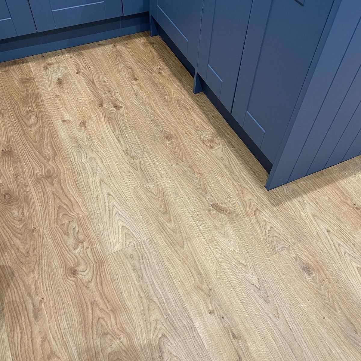 Вінілова підлога Quick Step Blos 40025 Дуб котедж натуральний
