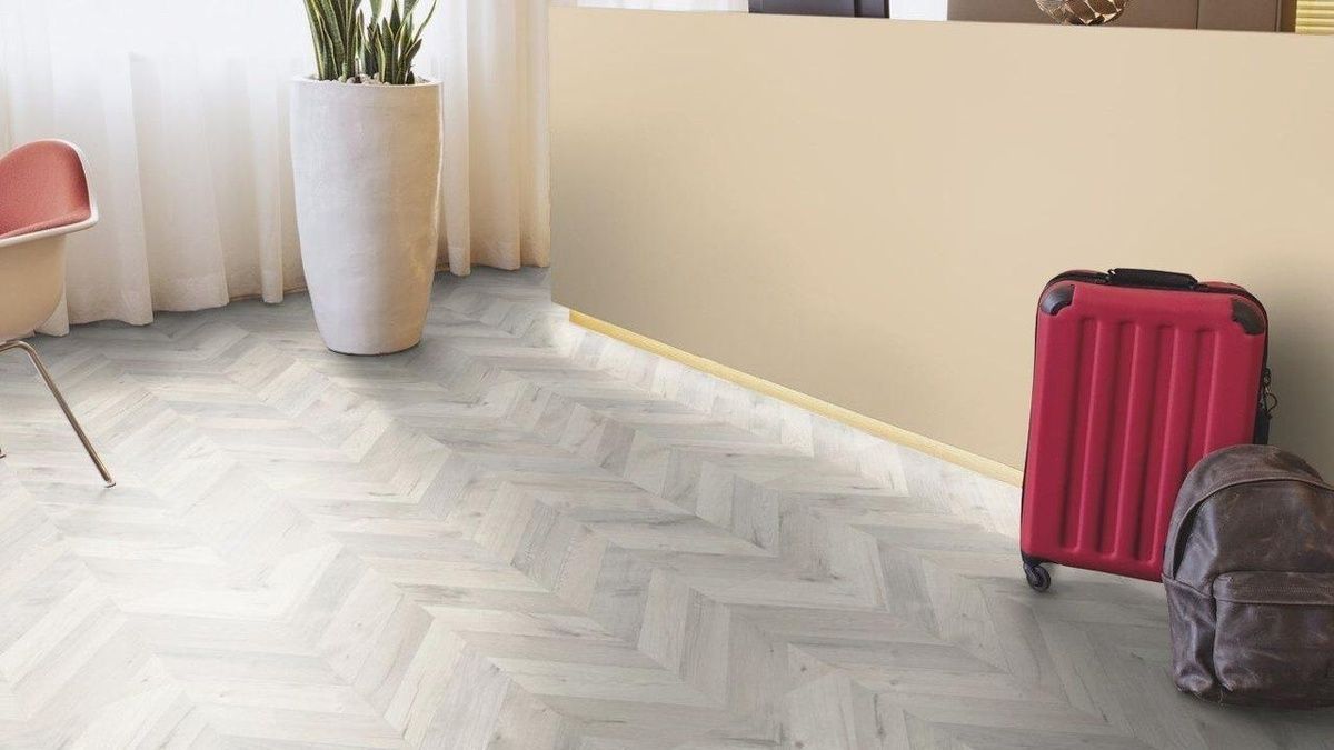 Ламинат Kaindl Natural Touch 8.0 K4438 Дуб Крепость Элнвиг